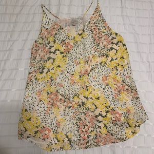 Light blouse perfect for spring. Only worn once.